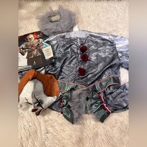 Men’s Pennywise costume (Q)